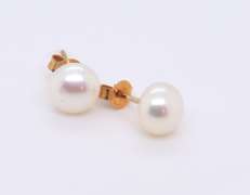 Set of White Fresh Water Pearl Necklace, Bracelet and Earrings
