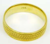 14K Yellow Gold Carved Band, Size 7