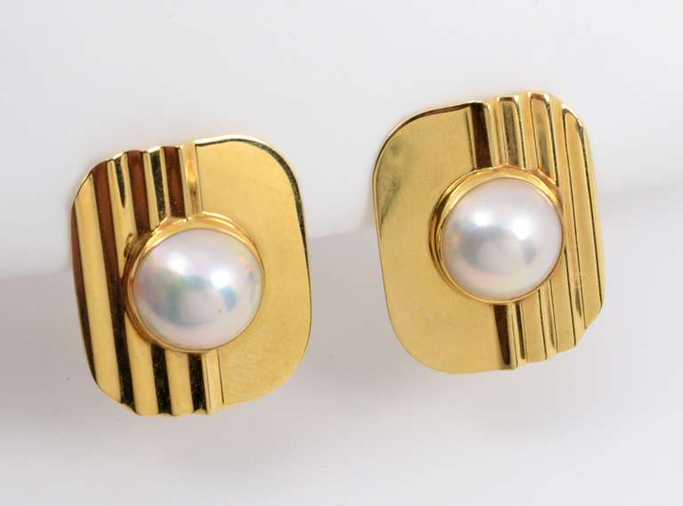 Interesting Geometric Mobe Pearl Earrings