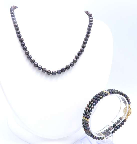 Set of Grey Fresh Water Pearl Necklace with Matching Bracelet