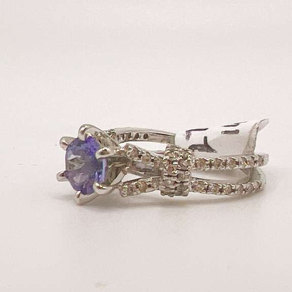 14kt Gold, Tanzanite, & Diamond Ring