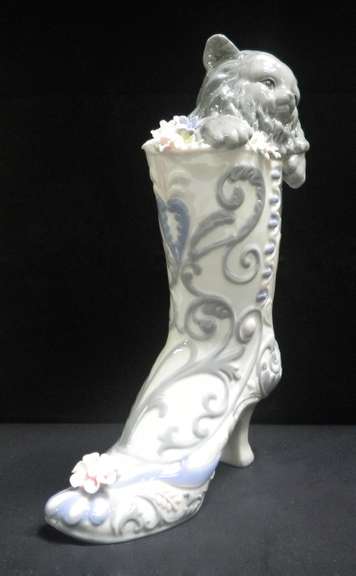 Smitten Kitten Porcelain Handcrafted Figurine