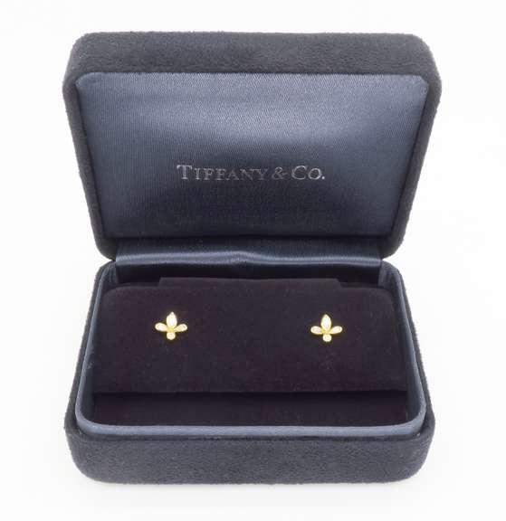 Rare Tiffany & Co Fleur de Lis 18k Yellow Gold Diamond Earrings