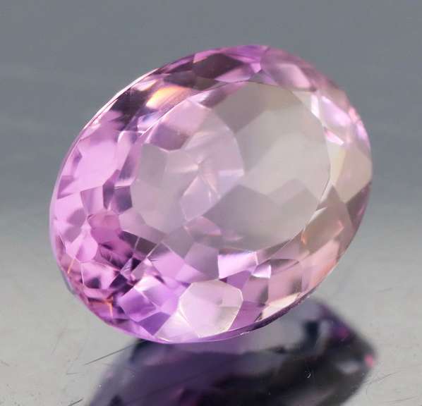 Stunning 6.26ct natural vibrant lilac Amethyst