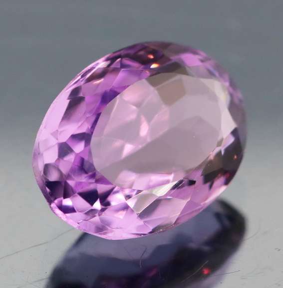 Stunning 7.01ct natural vibrant lilac Amethyst