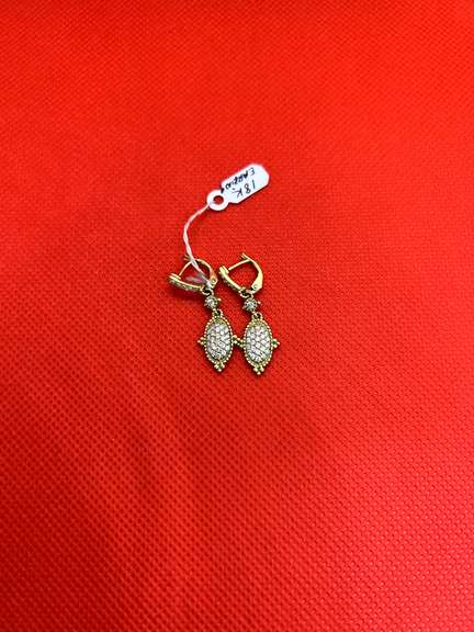 ELEGANT 18K YELLOW GOLD EARRINGS WITH 0.70 CARAT OF DIAMOND