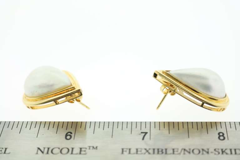 Pearl Tear Drop Stud Earrings in 18K Yellow Gold