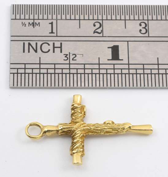 Tasteful 18k Cross