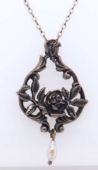 Vintage Sterling Silver Flower Pendant on Chain