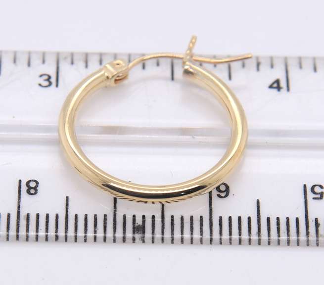 Simple Yellow Gold Hoop Earrings