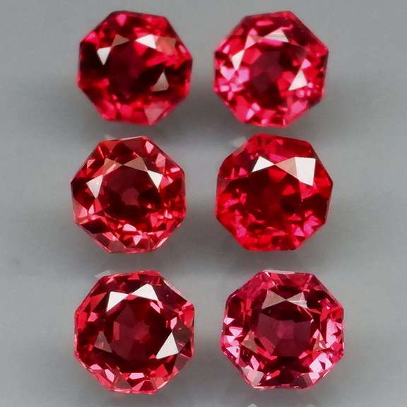 Amazing 3.56ct octagon cut violet red Garnet set