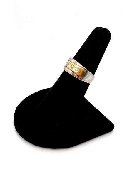 Vintage Looking 18kt Two Toned Diamond Band