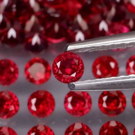 Premium diamond cut 6.73ct Rhodolite Garnet set