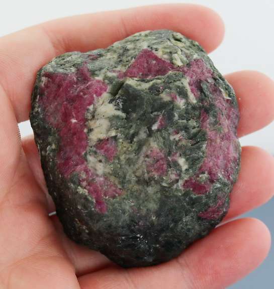 Splendid 436ct Ruby in Zoisite