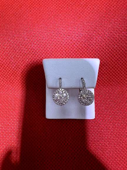 ELEGANT 14K WHITE GOLD EARRINGS WITH 1.00 CARAT OF DIAMOND