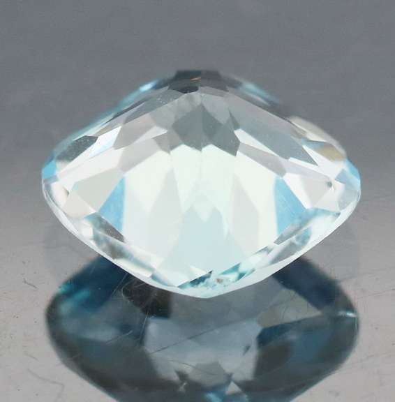 Brilliant 2.48ct cushion cut Swiss blue Topaz