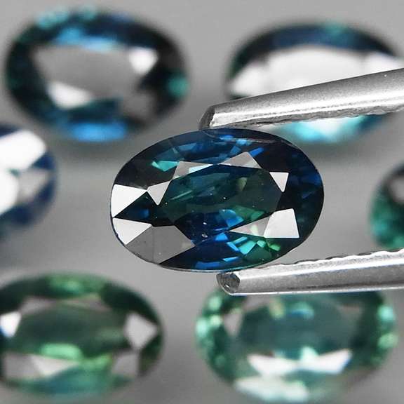 Heated only! 4.34ct oval cut Australian Sapphire set