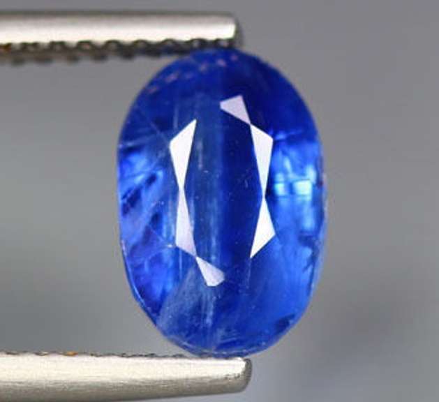 Dazzling 3.30ct sapphire blue Kyanite