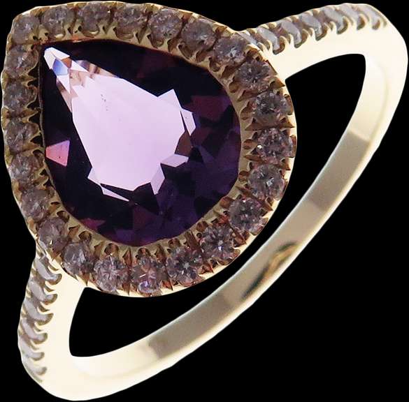 Intoxicating Violet Teardrop Amethyst 18k Gold Ring edged with Diamonds