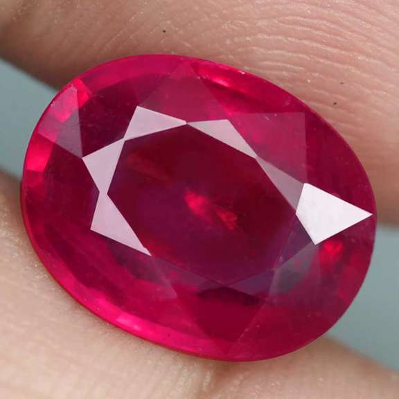 Vivid imperial red 5.55ct oval cut Ruby