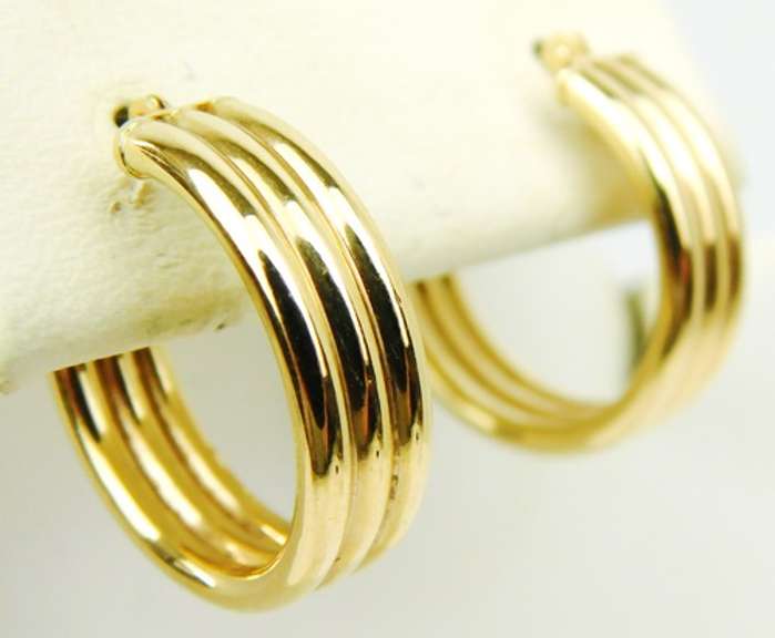 14K Yellow Gold Ribbed Hoop Earrings