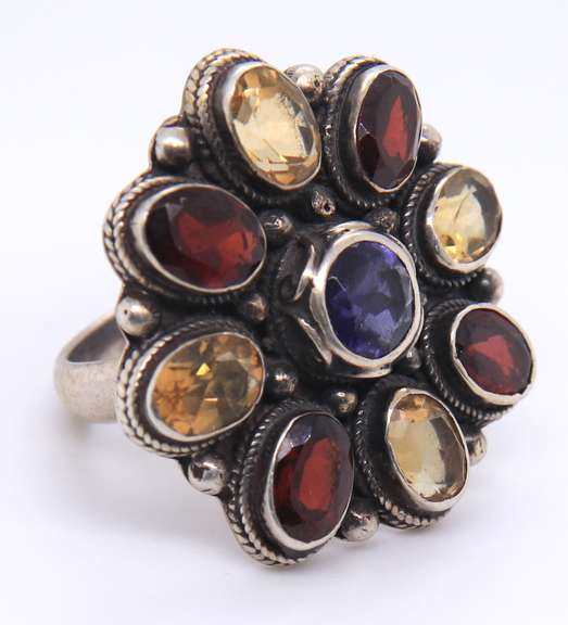 Vintage Sterling Silver Flower Style Gemstone Dome Ring