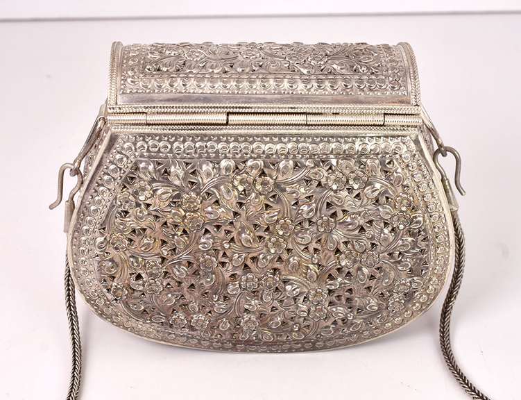 Vintage Hand Made Purse in Sterling Silver