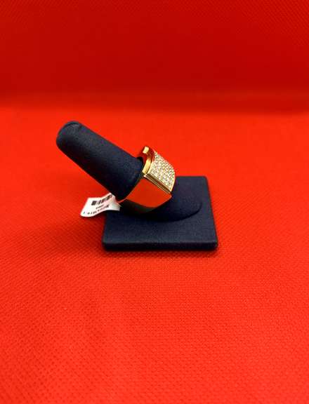 MENS 14K YELLOW GOLD RING WITH 1.07 CARAT OF DIAMOND