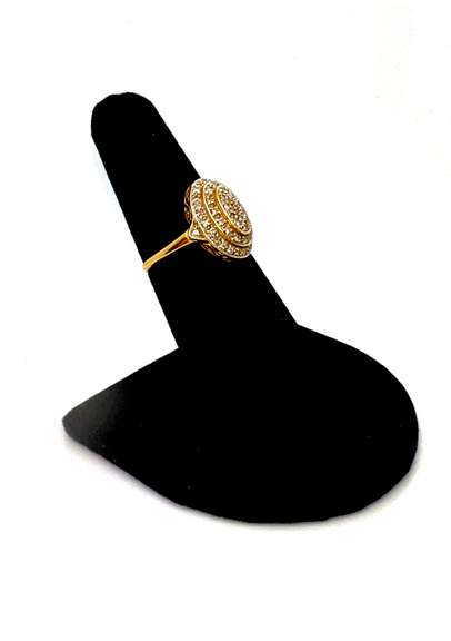 Remarkable 18kt Yellow Gold Diamond Ring