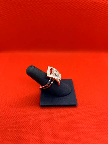 IMPRESSIVE 14K WHITE GOLD RING WITH 3.02 CARATS OF DIAMOND