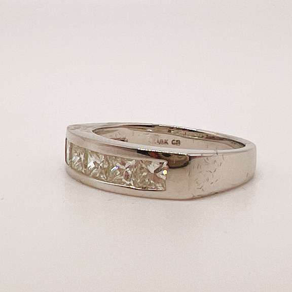 18kt White Gold & Diamond Band Ring