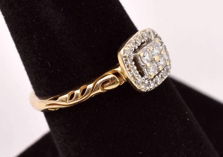 Stunning Diamond Ring in Yellow Gold