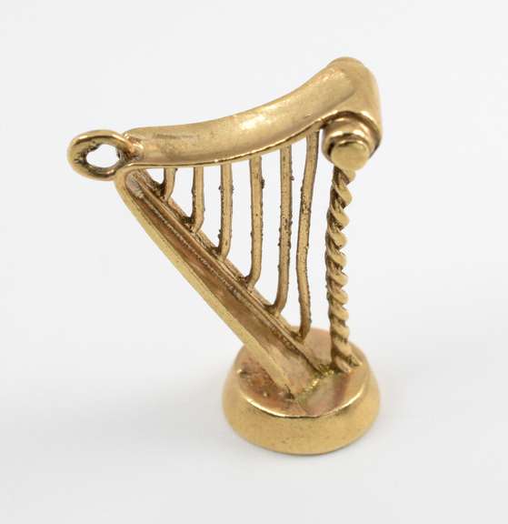 Nicely Detailed Irish Harp Charm or Pendant