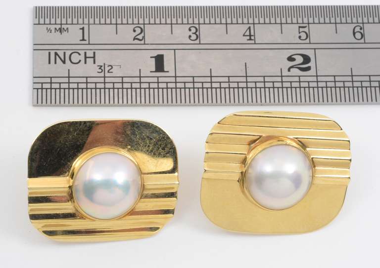 Interesting Geometric Mobe Pearl Earrings
