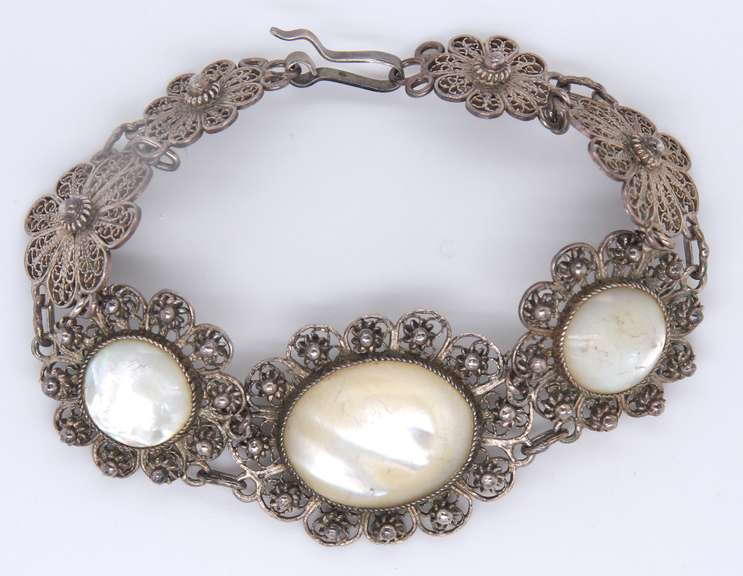 Vintage Sterling Silver Flower Style Link Bracelet