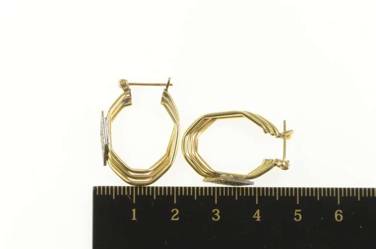 14K Yellow Gold 0.25 Ctw Diamond Squared Cluster Twist Hoop Earrings