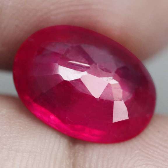 Vivid imperial red 5.55ct oval cut Ruby