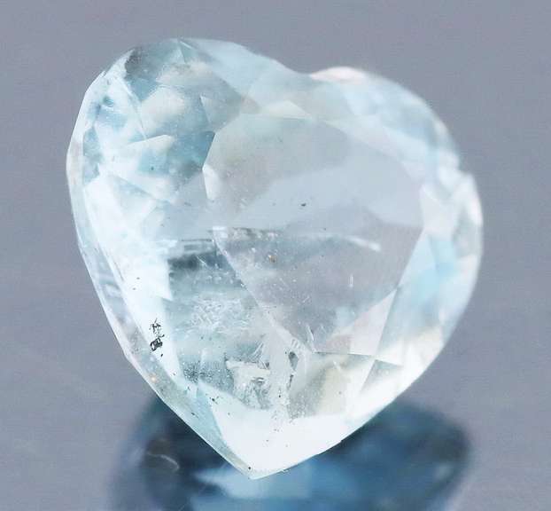 Large untreated 3.30ct heart cut Aquamarine