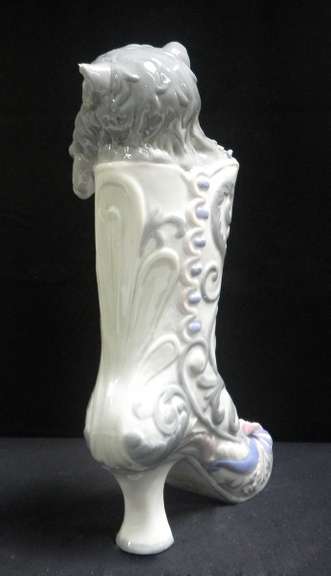 Smitten Kitten Porcelain Handcrafted Figurine