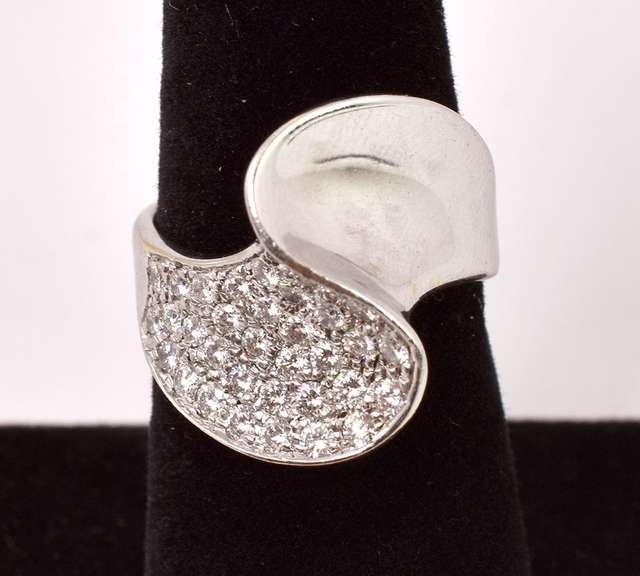 Spectacular Diamond Swirl Ring in 18K White Gold