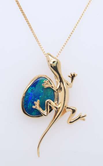 Fabulous Yellow Gold Lizard Boulder Opal Pendant on Chain