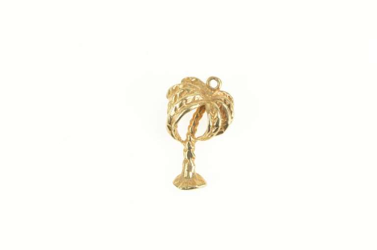 9K Yellow Gold 3D Palm Tree Beach Ocean Motif Charm/Pendant