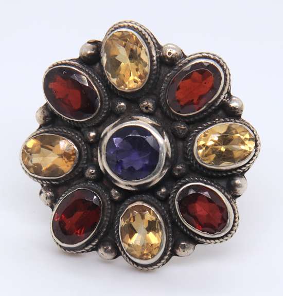 Vintage Sterling Silver Flower Style Gemstone Dome Ring