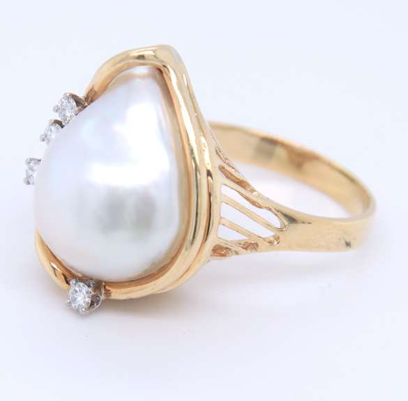 Wonderful Yellow Gold Biwa Pearl and Diamond Ring