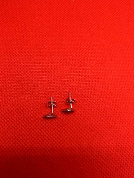14K WHITE GOLD PUSH BACK EARRINGS WITH 0.12 CARAT OF DIAMOND