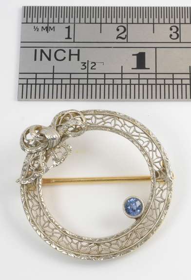 Antique Filigree Wreath Brooch