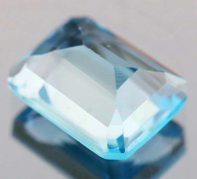 Simply stunning 6.19ct Swiss blue emerald cut Topaz