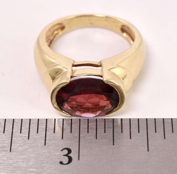 Gorgeous Garnet Ring in Yellow Gold