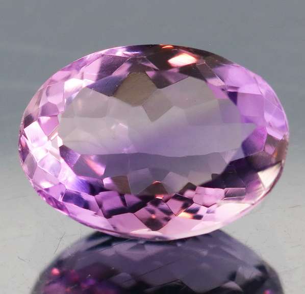 Stunning 6.26ct natural vibrant lilac Amethyst