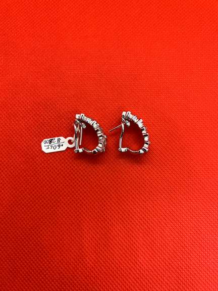 DAZZLING 14K WHITE GOLD EARRINGS WITH 5.00 CARATS OF DIAMOND